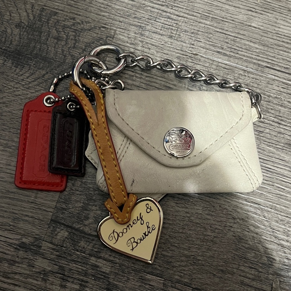 Dooney & Bourke Cream Leather Keychain Wallet